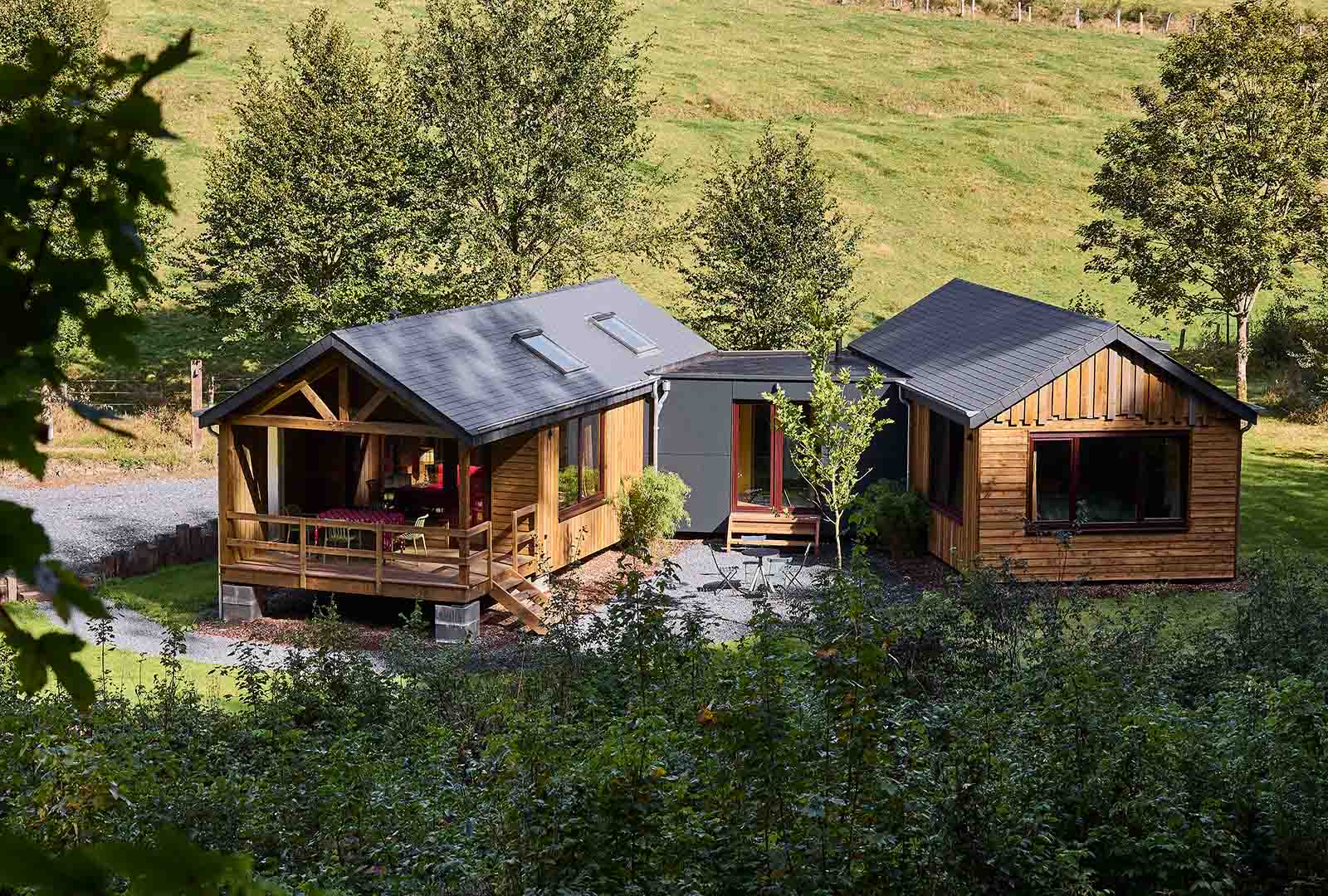 Front view Lodge in the valley