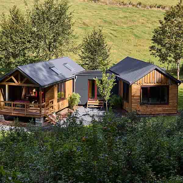 Front view Lodge in the valley